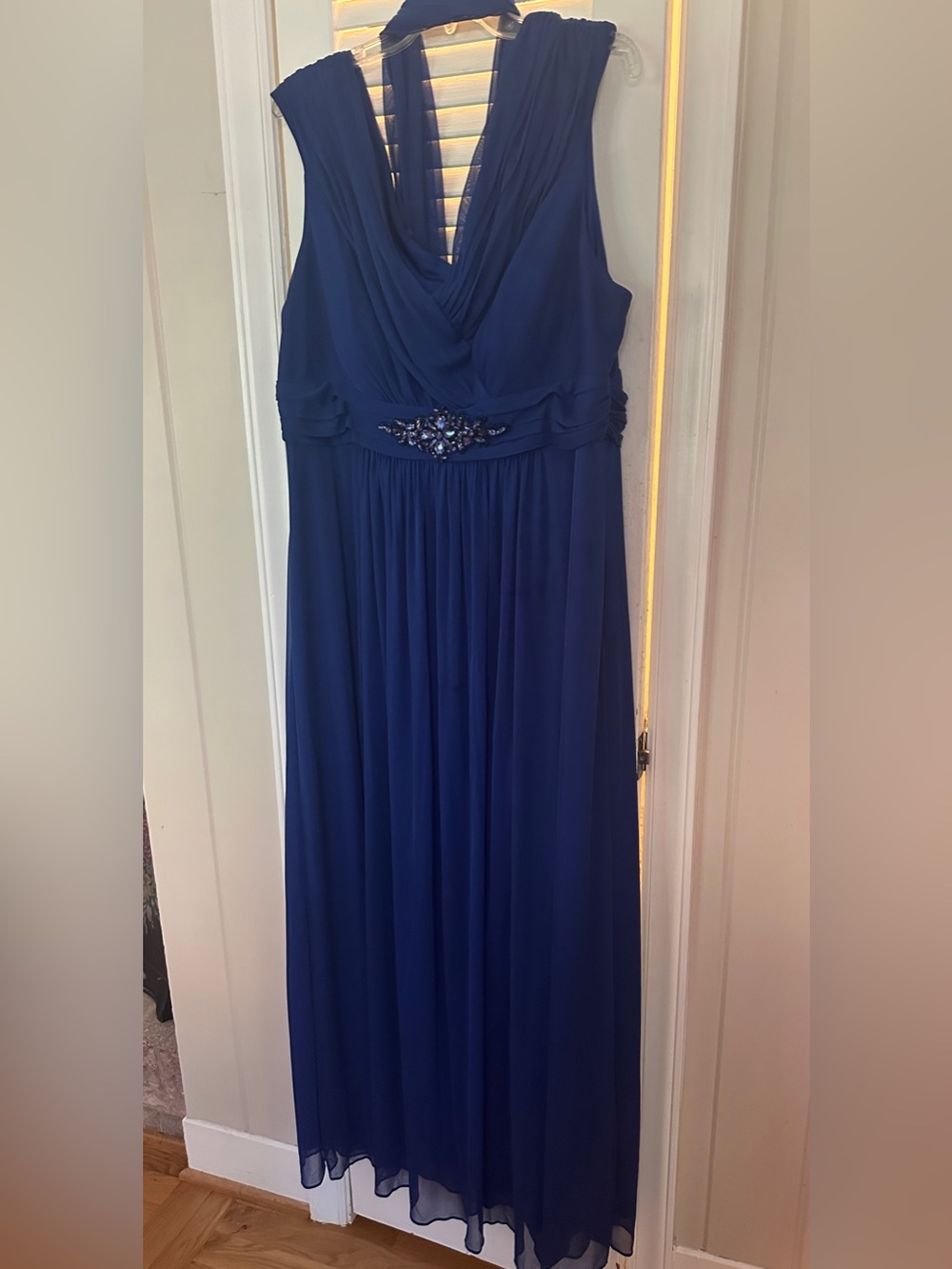 Elegant Royal Blue Chiffon Evening Dress with Waist Embellishment